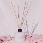 Load image into Gallery viewer, Deluxe Reed Diffuser - Matte White
